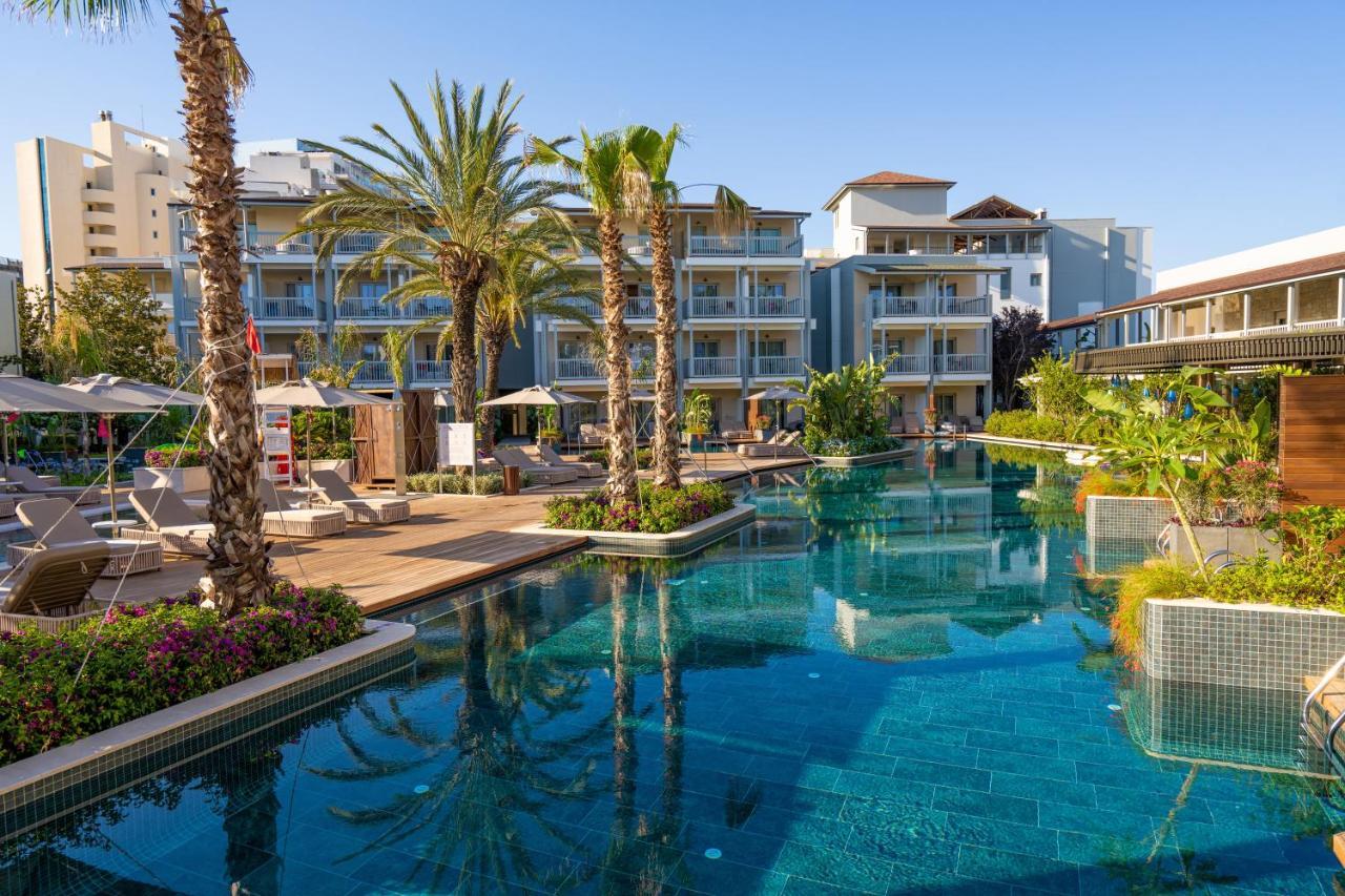 Lara Barut Collection Hotel Antalya Exterior photo The pool at the Royal Beach Palace